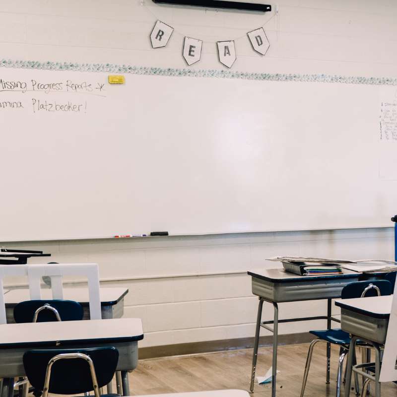 Et af tre specialcentre skal lukkes